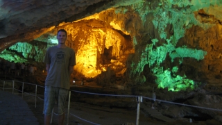 Gruene Sung Sot Cave