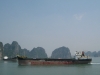Frachter in der Halong-Bucht