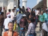 Christin vor der Haji-Ali-Moschee