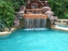 Pool mit Wasserfall
