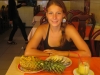Christin mit Curry in Ananas